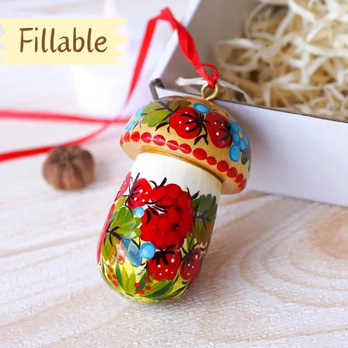 Fillable Painted Wooden Strawberry Mushroom OrnamentCosmetics
